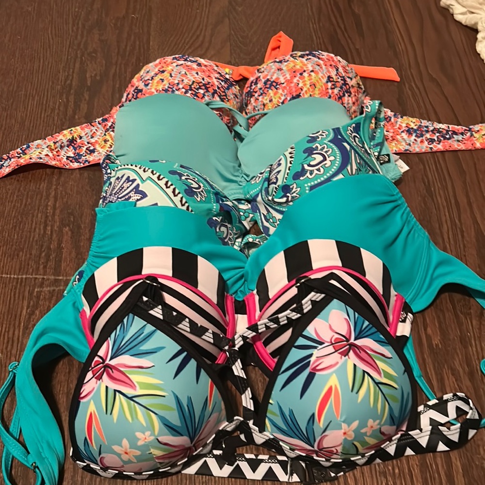 Bundle#4- 6 women's bathing suit tops